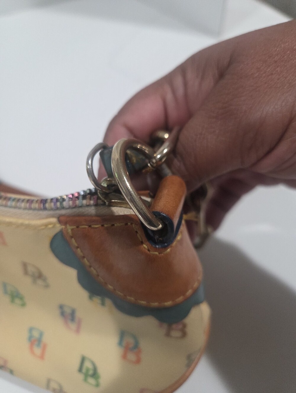Dooney & Bourke Cream Multicolor Signature DB Logo Shoulder Bag with Tan Y2K. - Picture 11 of 16